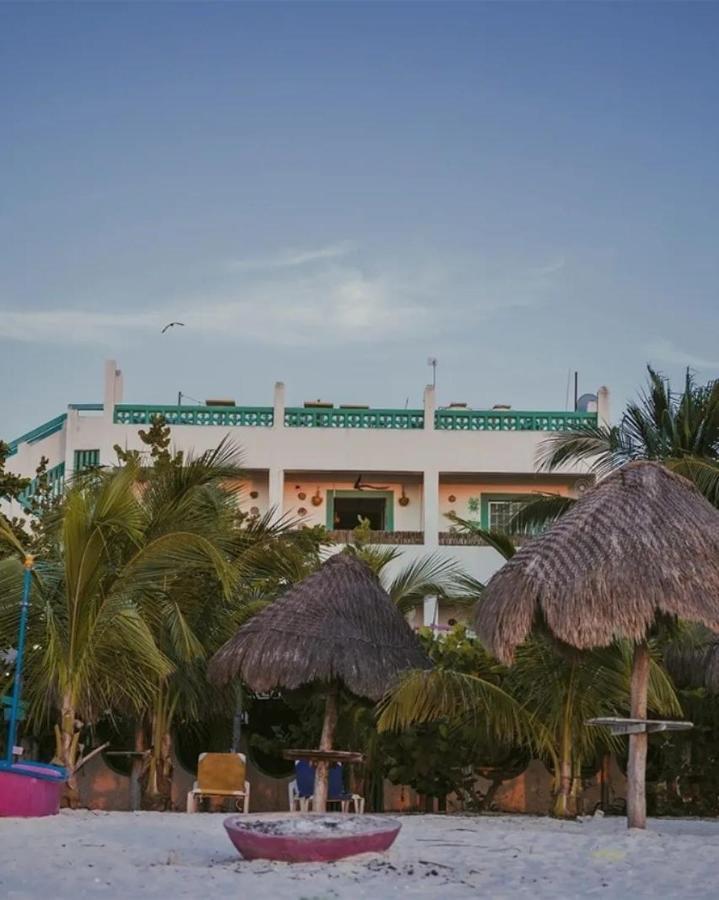 Hotel Gutierrez เซเลสตุน ภายนอก รูปภาพ