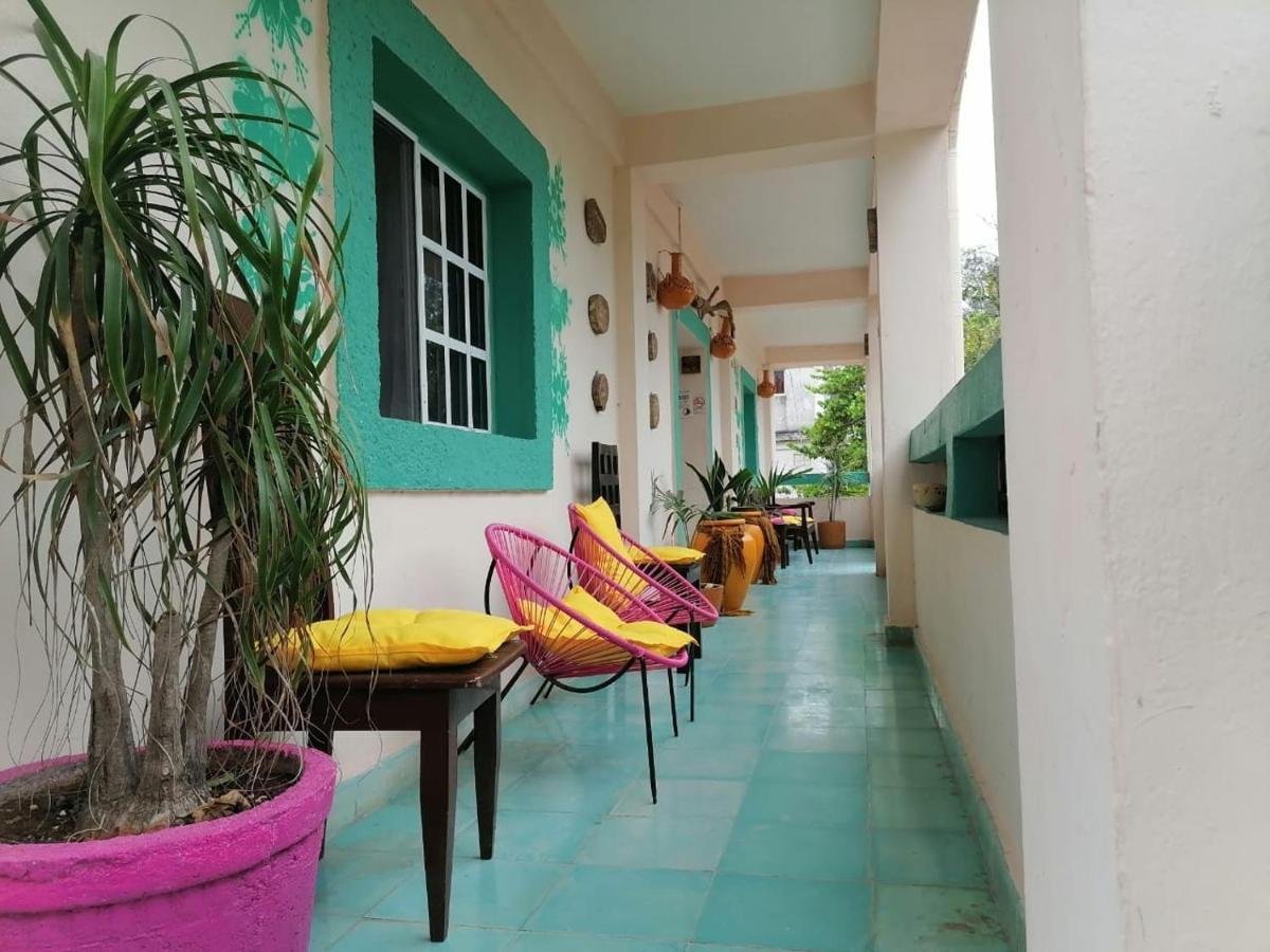 Hotel Gutierrez เซเลสตุน ภายนอก รูปภาพ