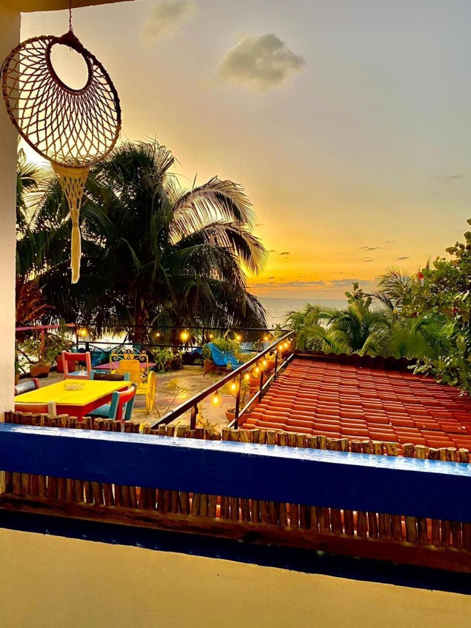 Hotel Gutierrez เซเลสตุน ภายนอก รูปภาพ