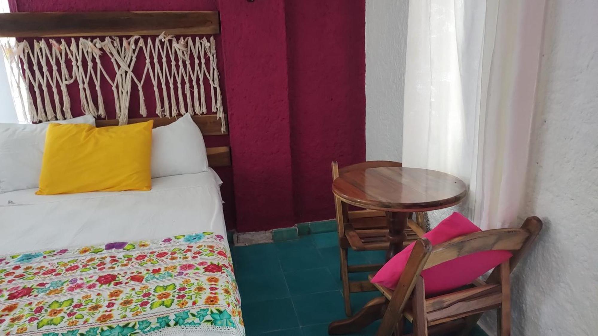 Hotel Gutierrez เซเลสตุน ภายนอก รูปภาพ