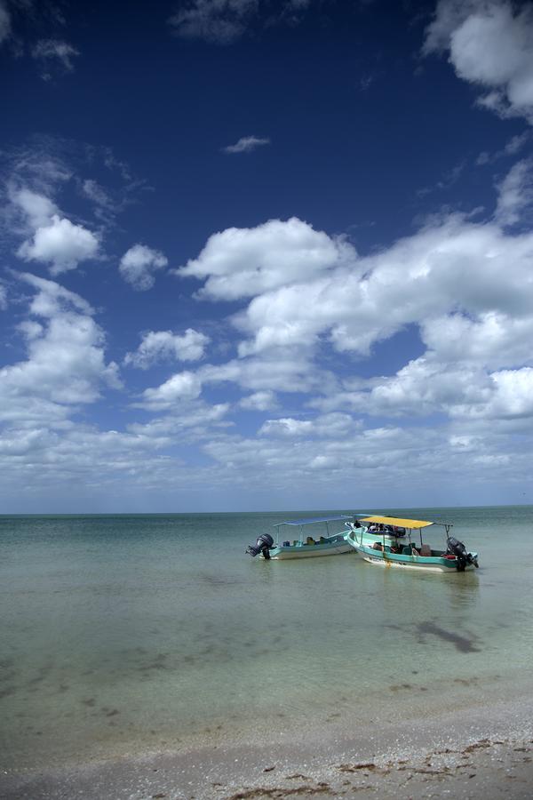 Hotel Gutierrez เซเลสตุน ภายนอก รูปภาพ